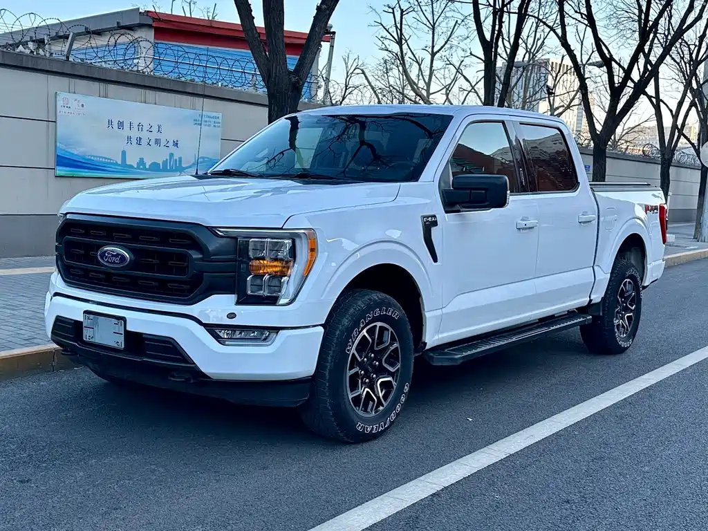 Ford F-150 Raptor 2023 — фото 1