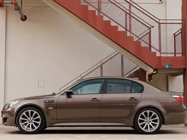 BMW M5 2005
