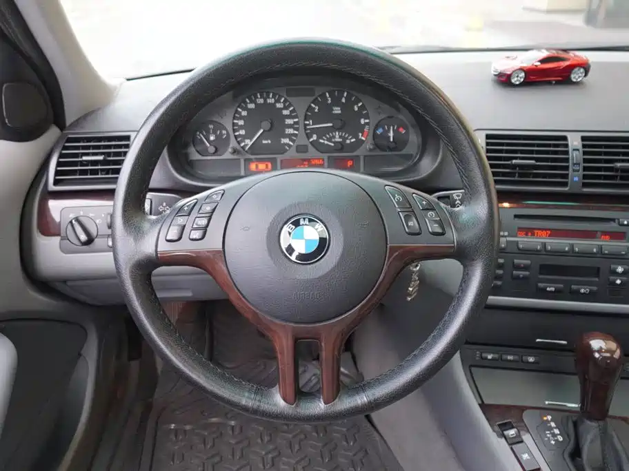BMW 3 Series 2005