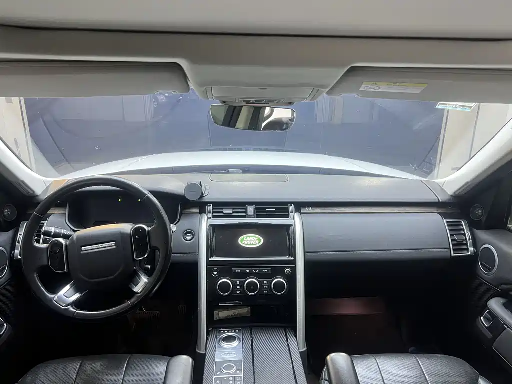 Land Rover Discovery 2018 — фото 4