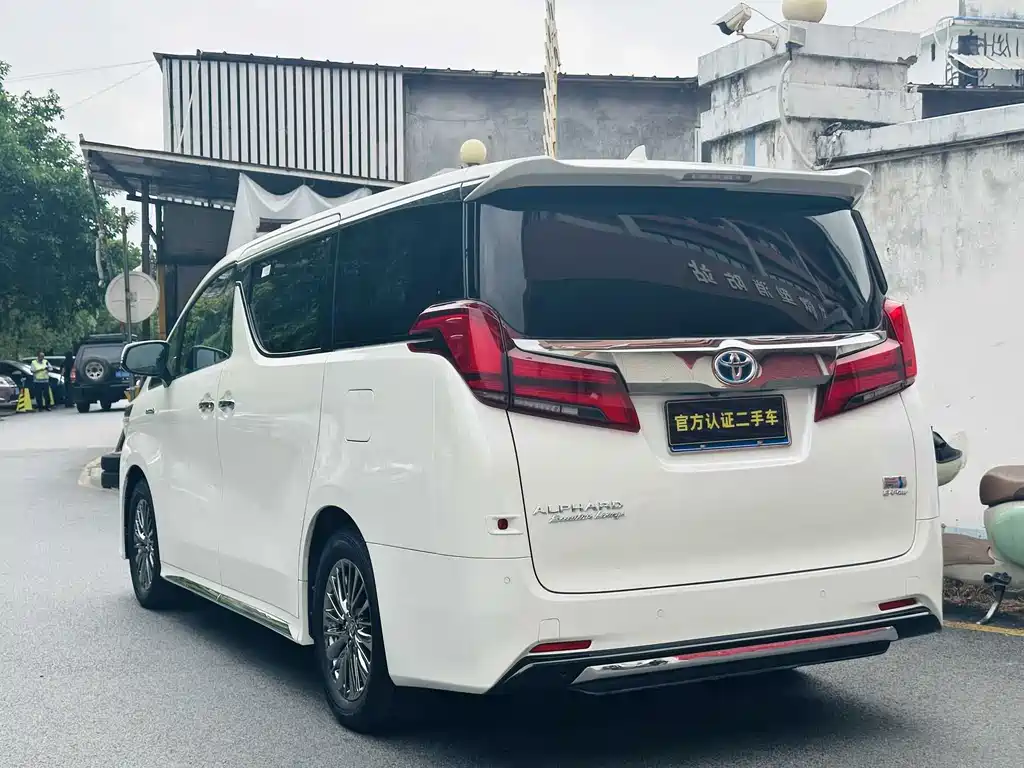 Toyota Alphard 2023 — фото 5