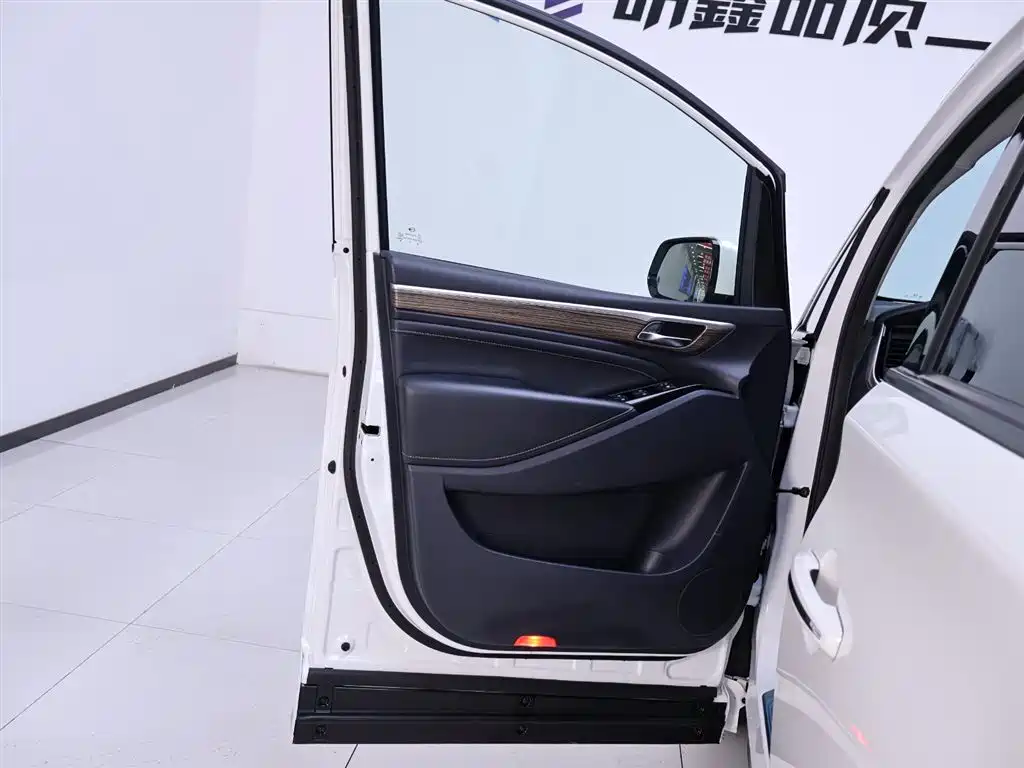 GAC Motor Trumpchi M8 2022 — фото 18