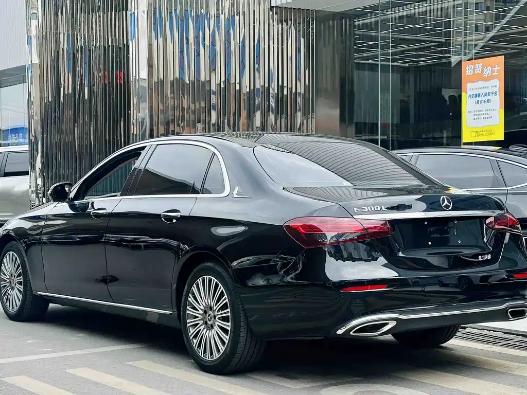 Mercedes-Benz E-Class 2021 — фото 4