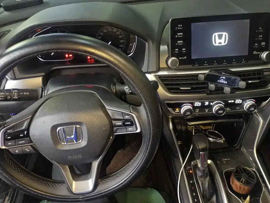 Honda Accord 2019 — фото 12