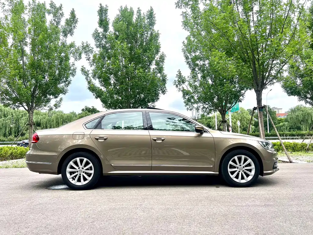Volkswagen Passat 2018 — фото 6