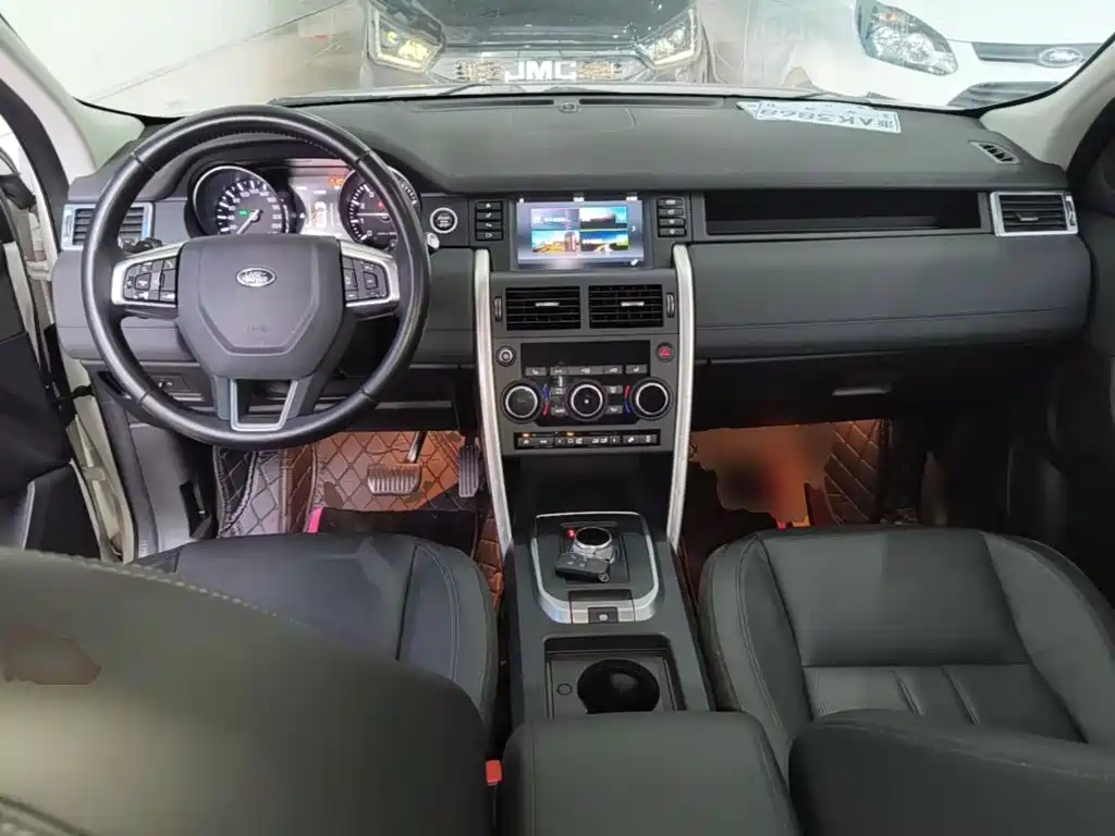 Land Rover Discovery Sport 2017 — фото 10