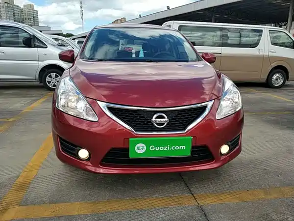 Nissan Tiida 2015