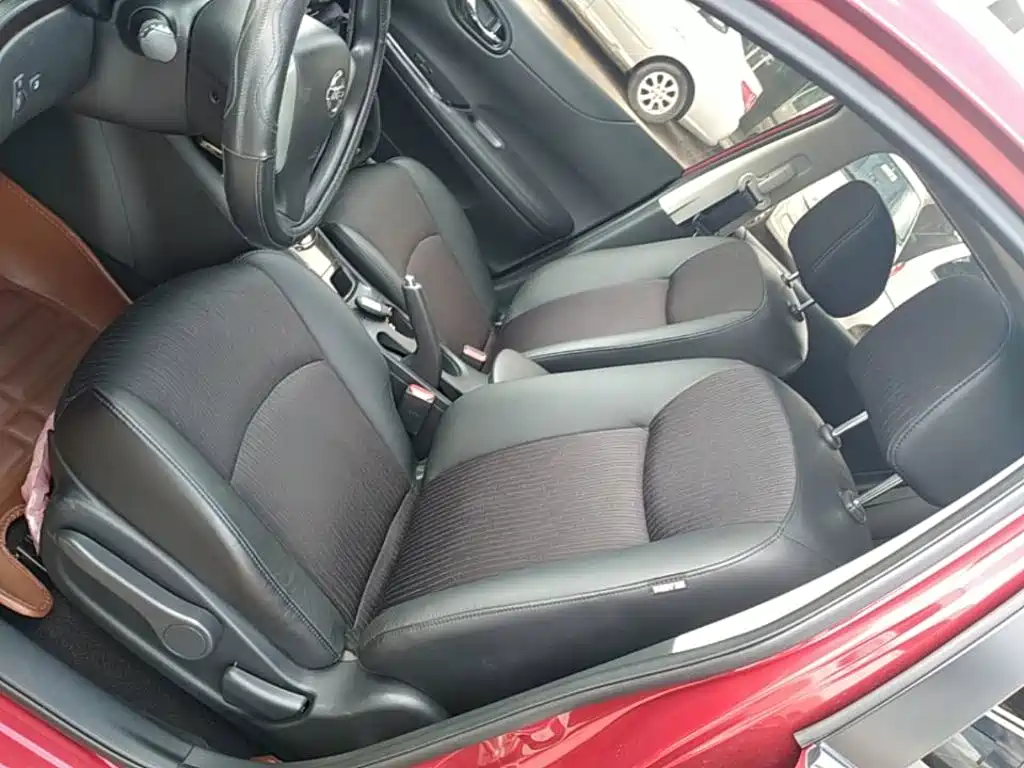 Nissan Tiida 2015 — фото 15