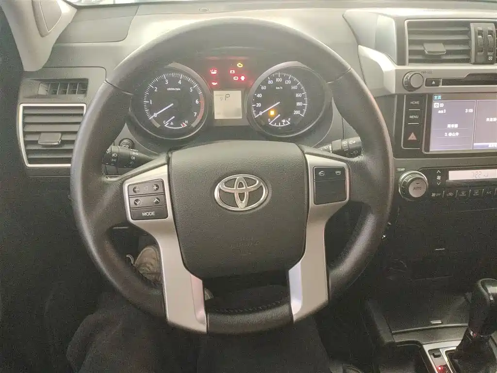 Toyota Prado 2016 — фото 11
