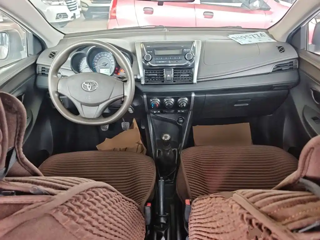 Toyota Vios 2015 — фото 10