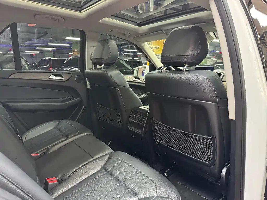 Mercedes-Benz GLE 2017 — фото 27