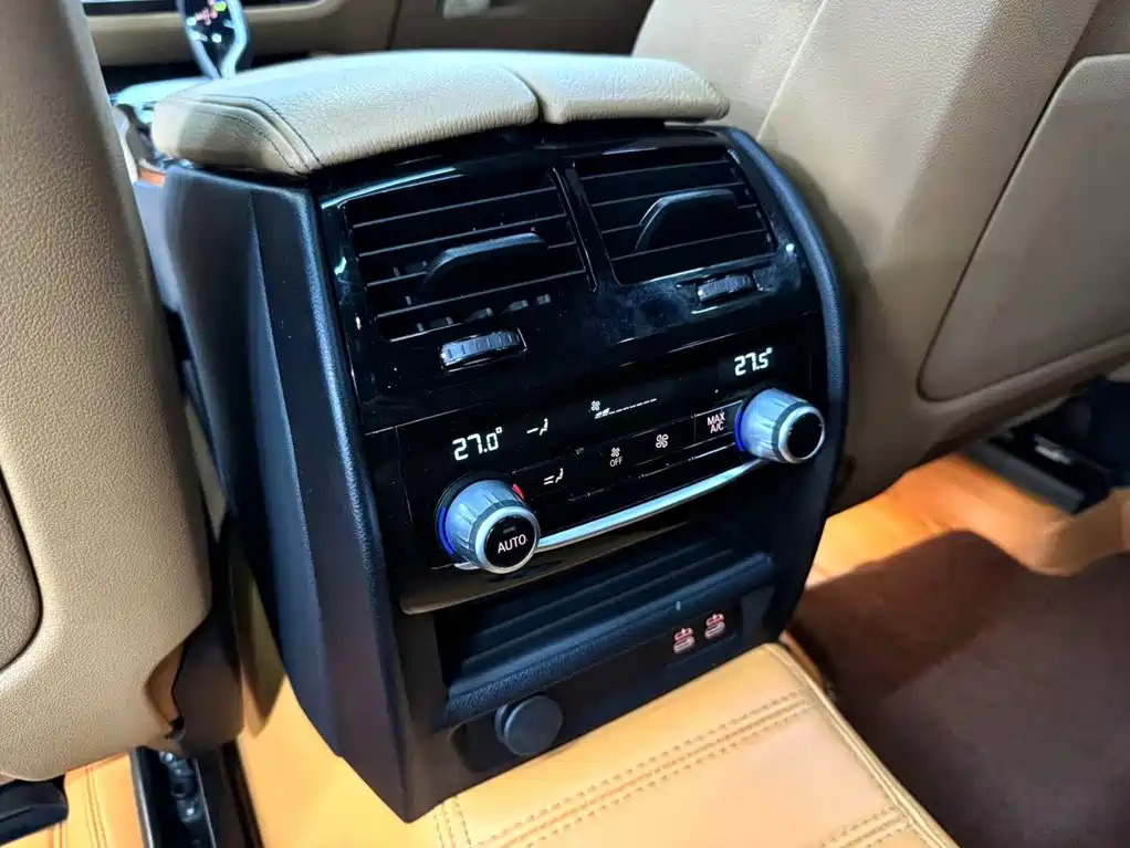 BMW 6 Series GT 2022 — фото 20