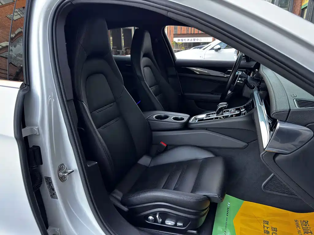 Porsche Panamera 2018 — фото 20