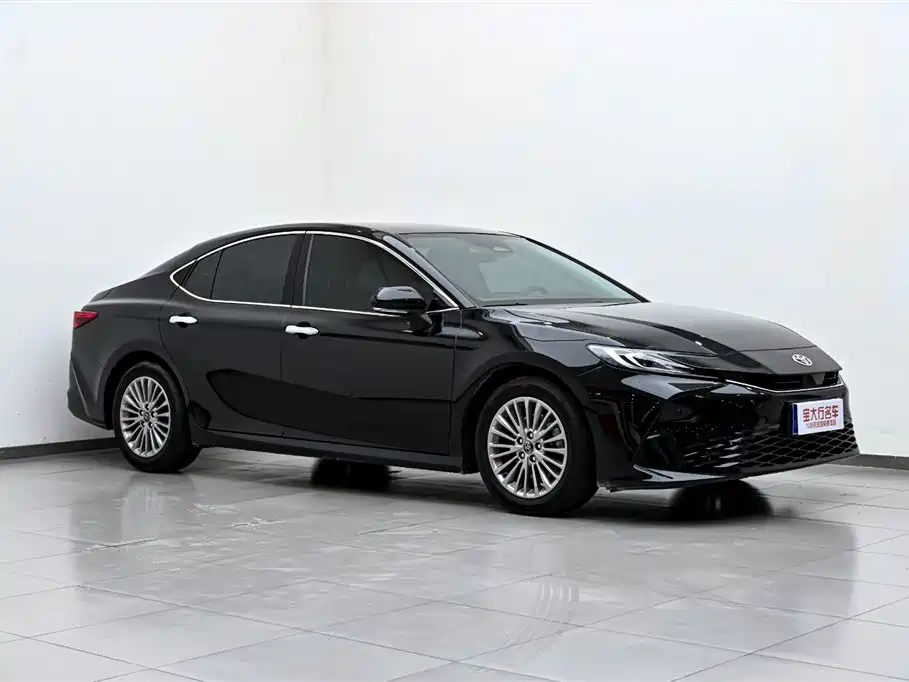 Toyota Camry 2024 — фото 4