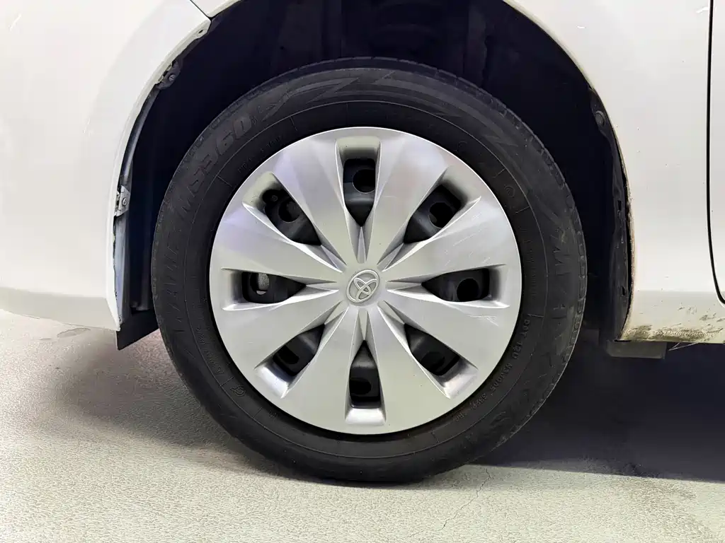 Toyota Yaris L 2022 — фото 17