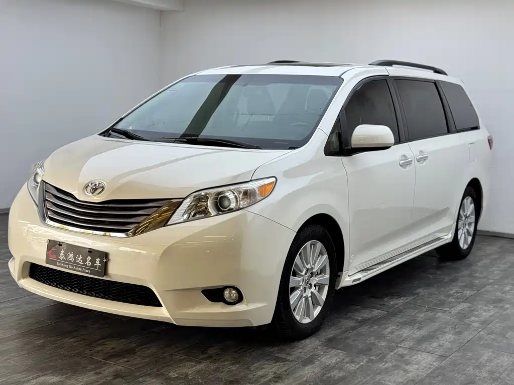 Toyota Sienna 2017 — фото 4