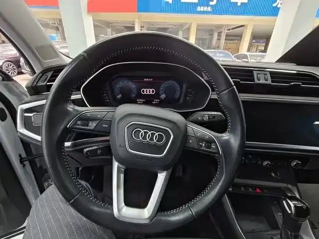 Audi Q3 2020 — фото 5