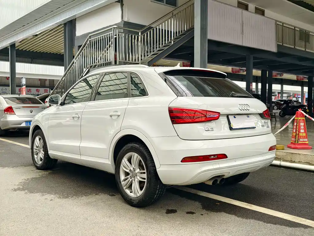 Audi Q3 2013 — фото 14
