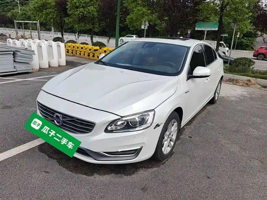 Volvo S60 2017 — фото 2