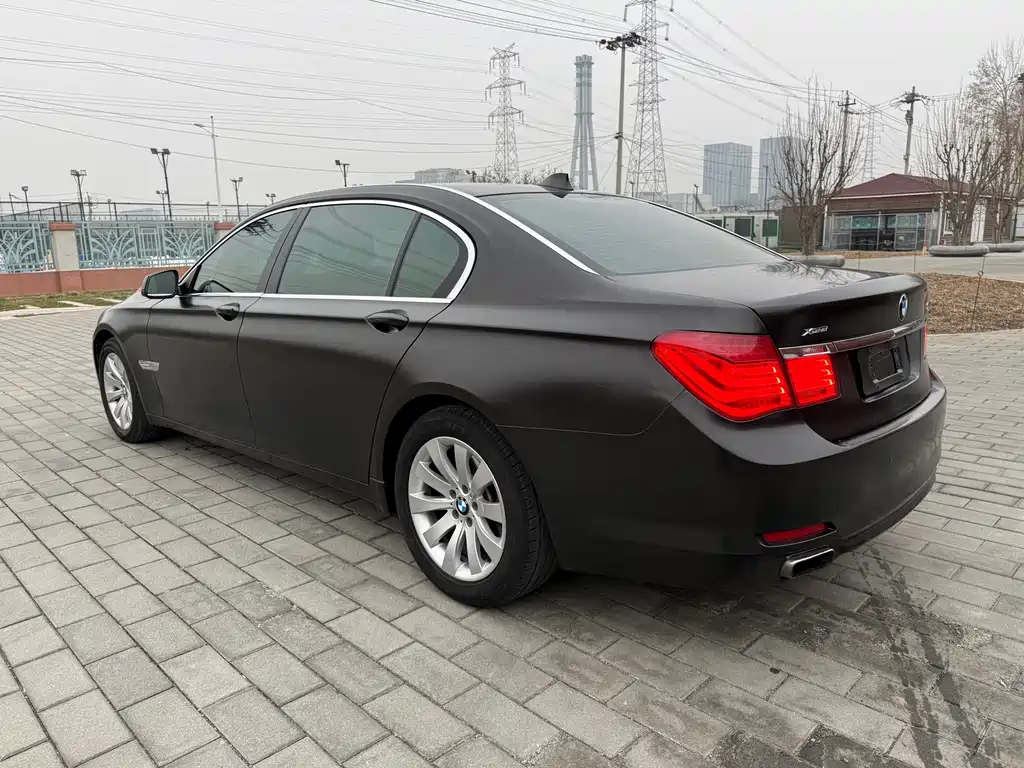 BMW 7 Series 2011 — фото 6
