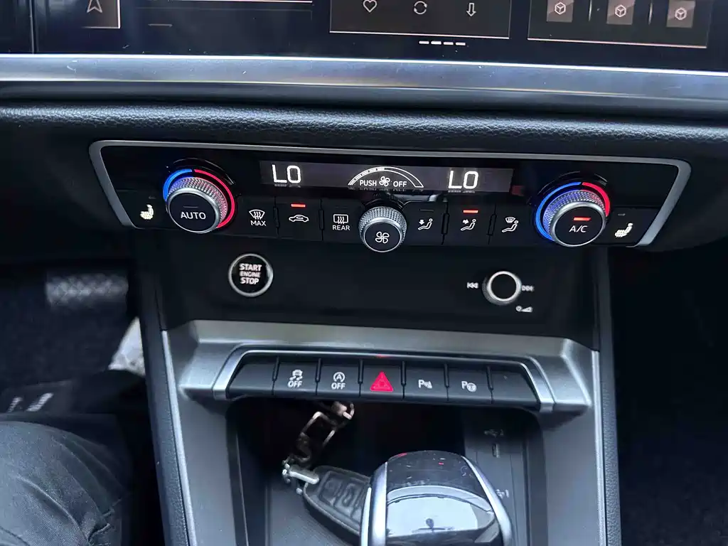 Audi Q3 2023 — фото 12