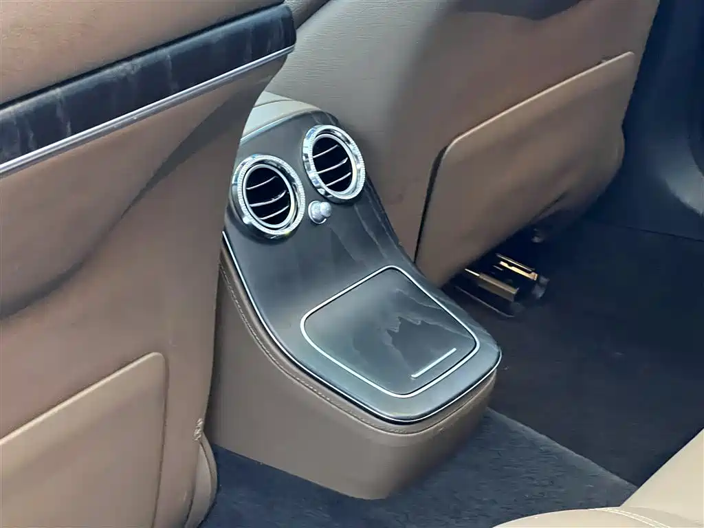 Mercedes-Benz E-Class 2020 — фото 22