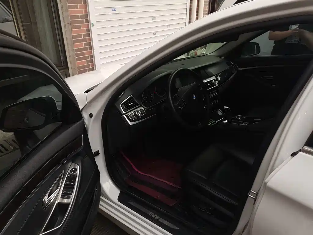 BMW 5 Series 2012