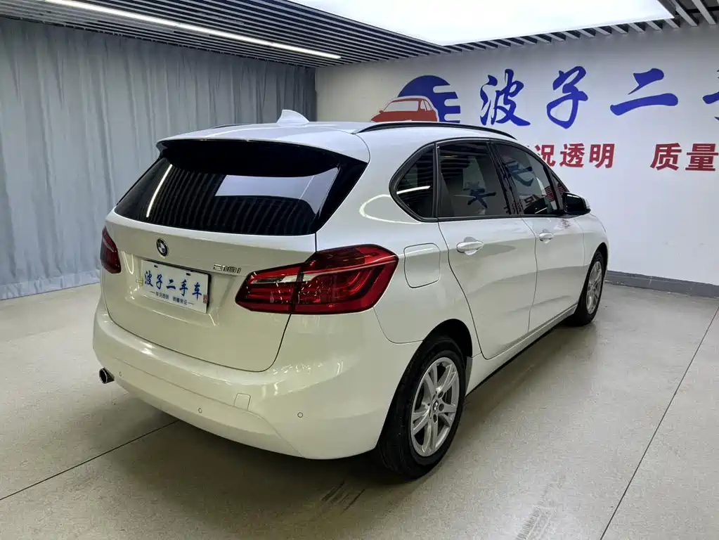 BMW 2 Series Active Tourer 2017 — фото 15