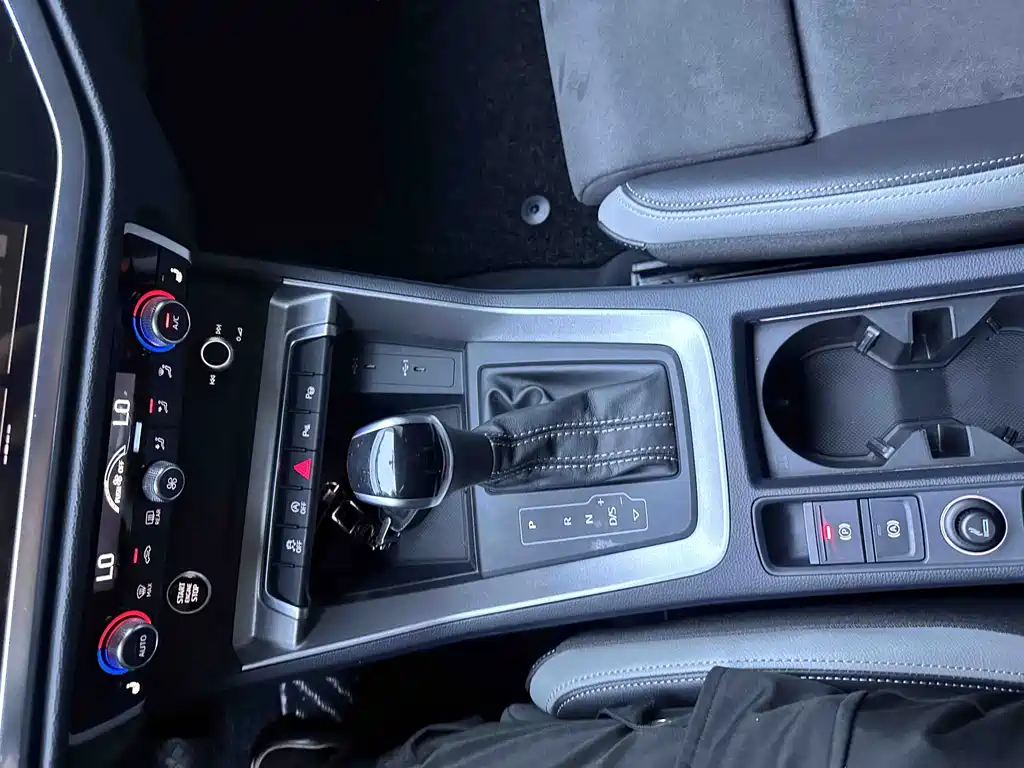 Audi Q3 2023 — фото 14