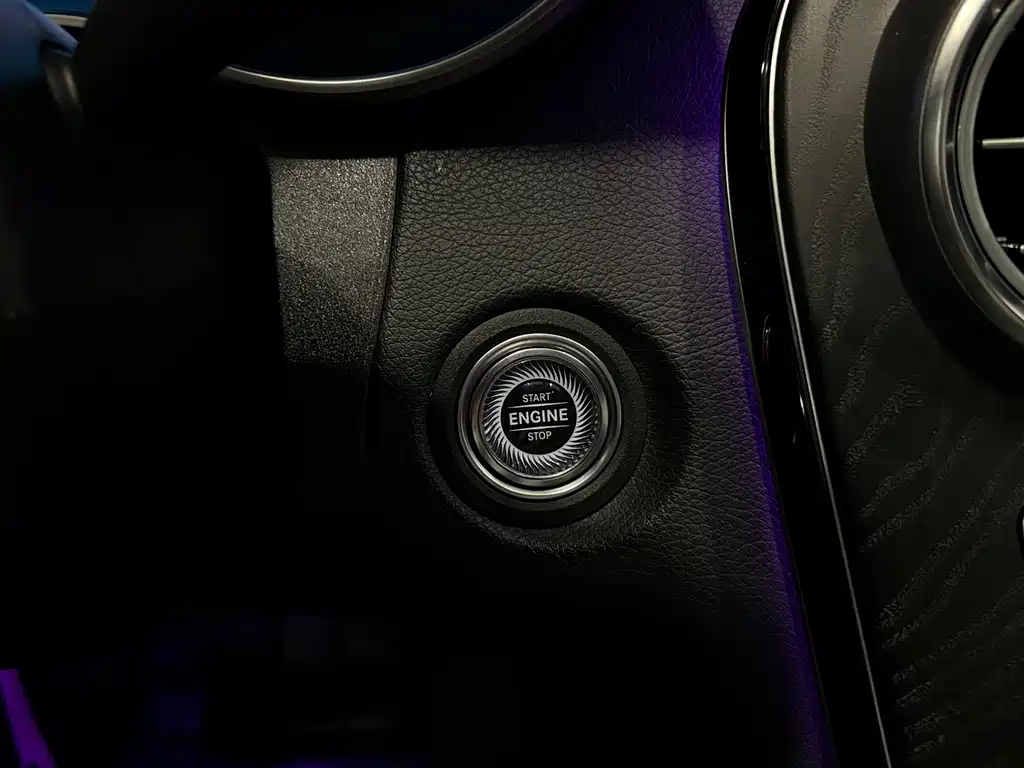 Mercedes-Benz C-Class 2019 — фото 20