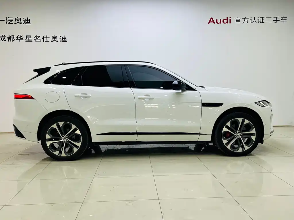 Jaguar F-PACE 2023 — фото 3