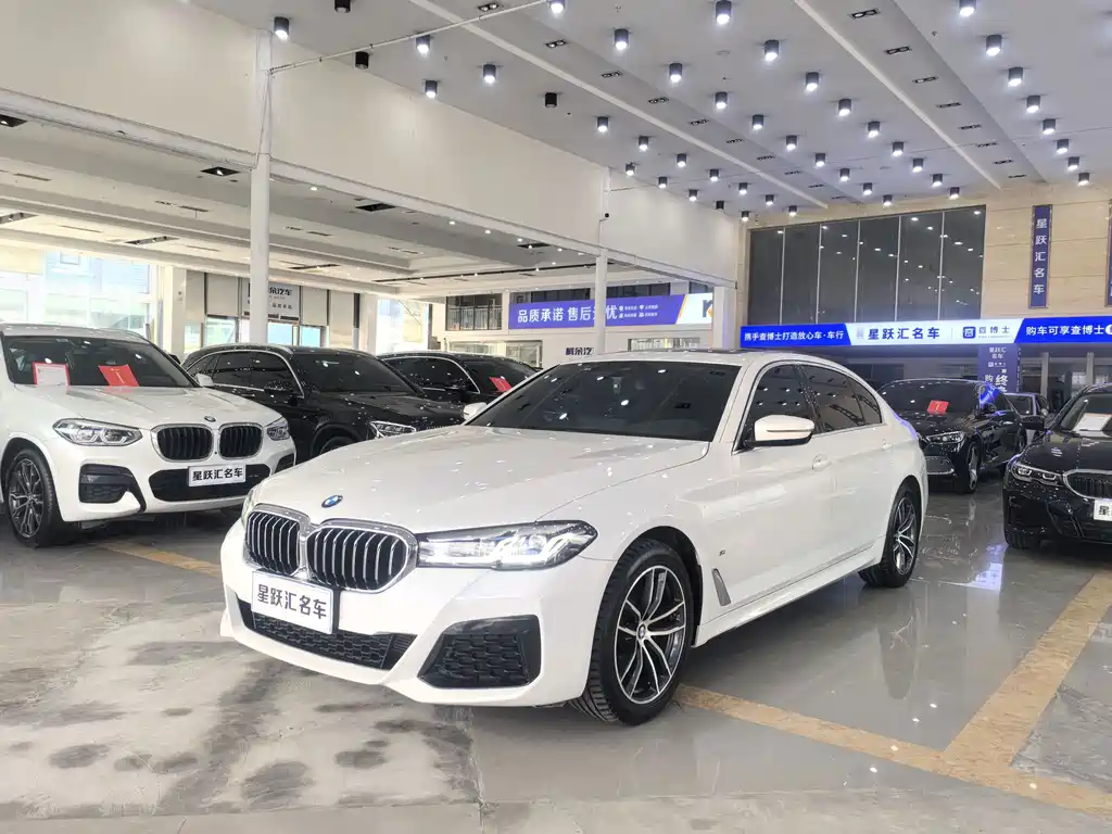 BMW 5 Series 2022 — фото 1