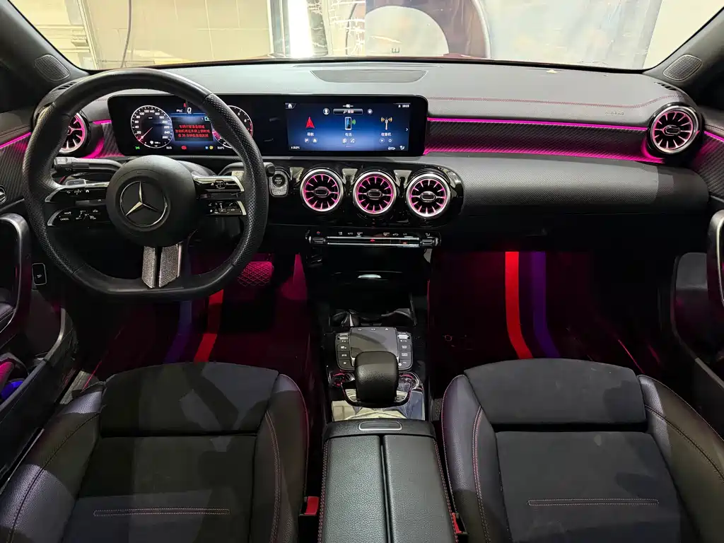 Mercedes-Benz A-Class 2024 — фото 7