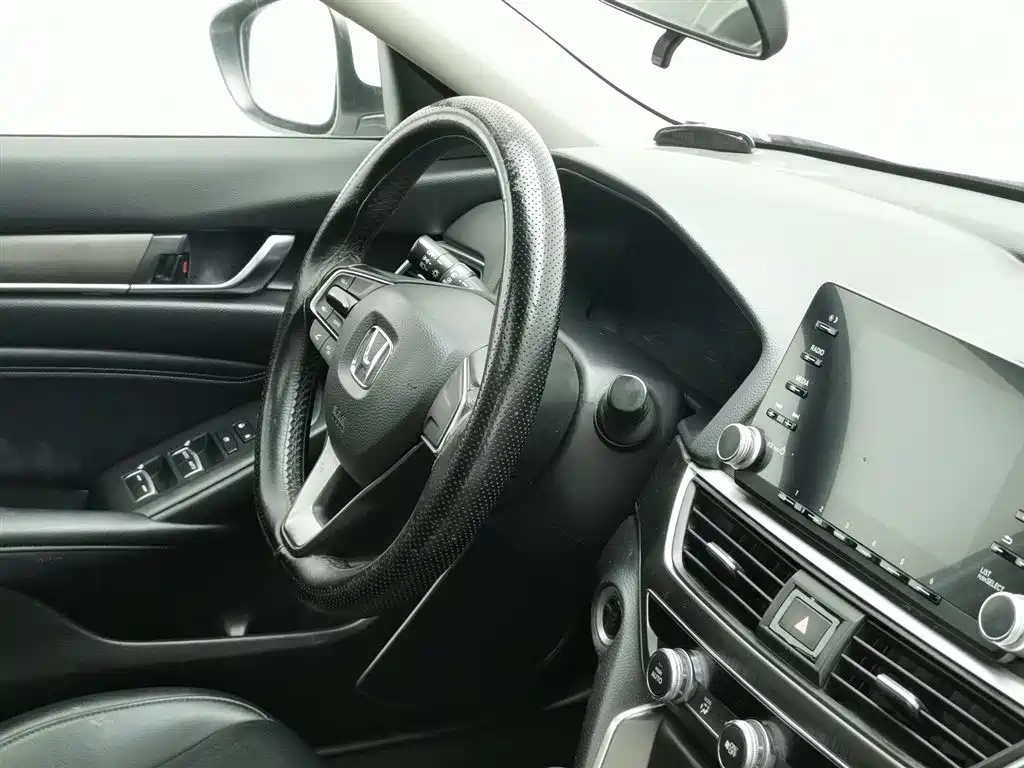Honda Accord 2019 — фото 22