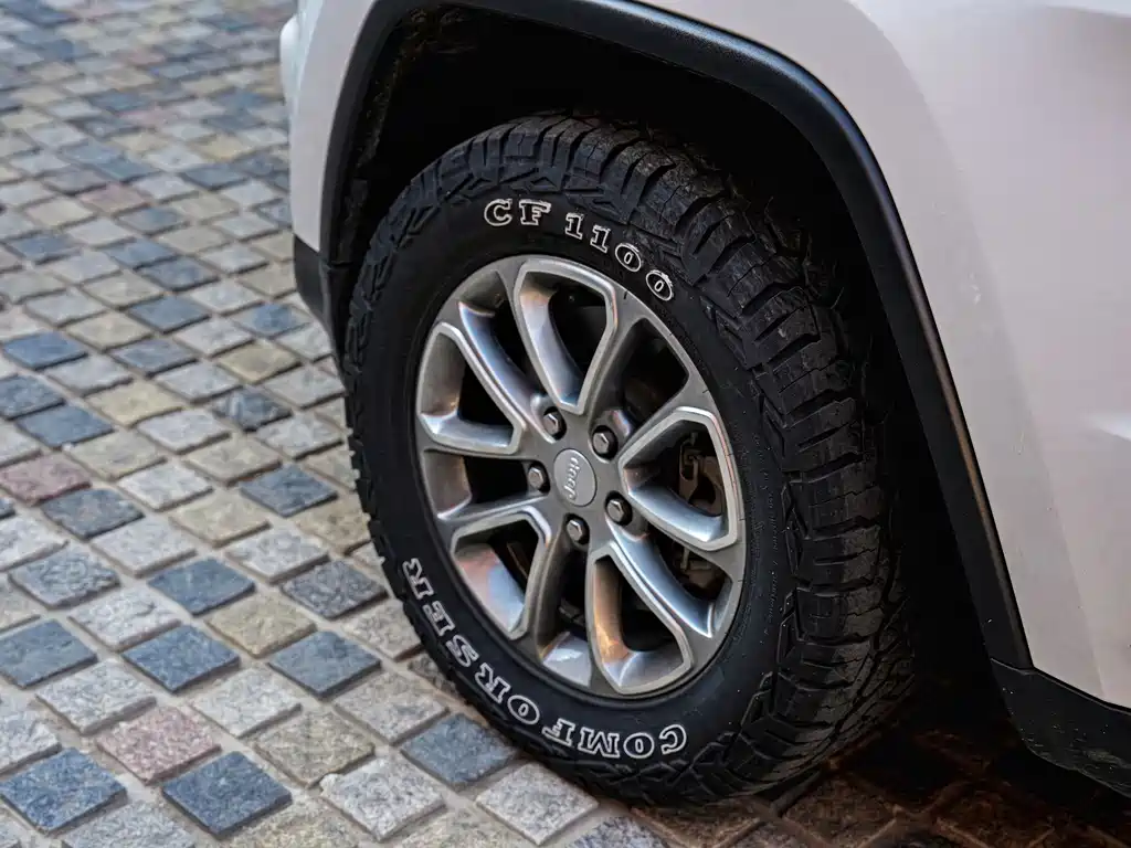 Jeep Grand Cherokee 2014 — фото 7