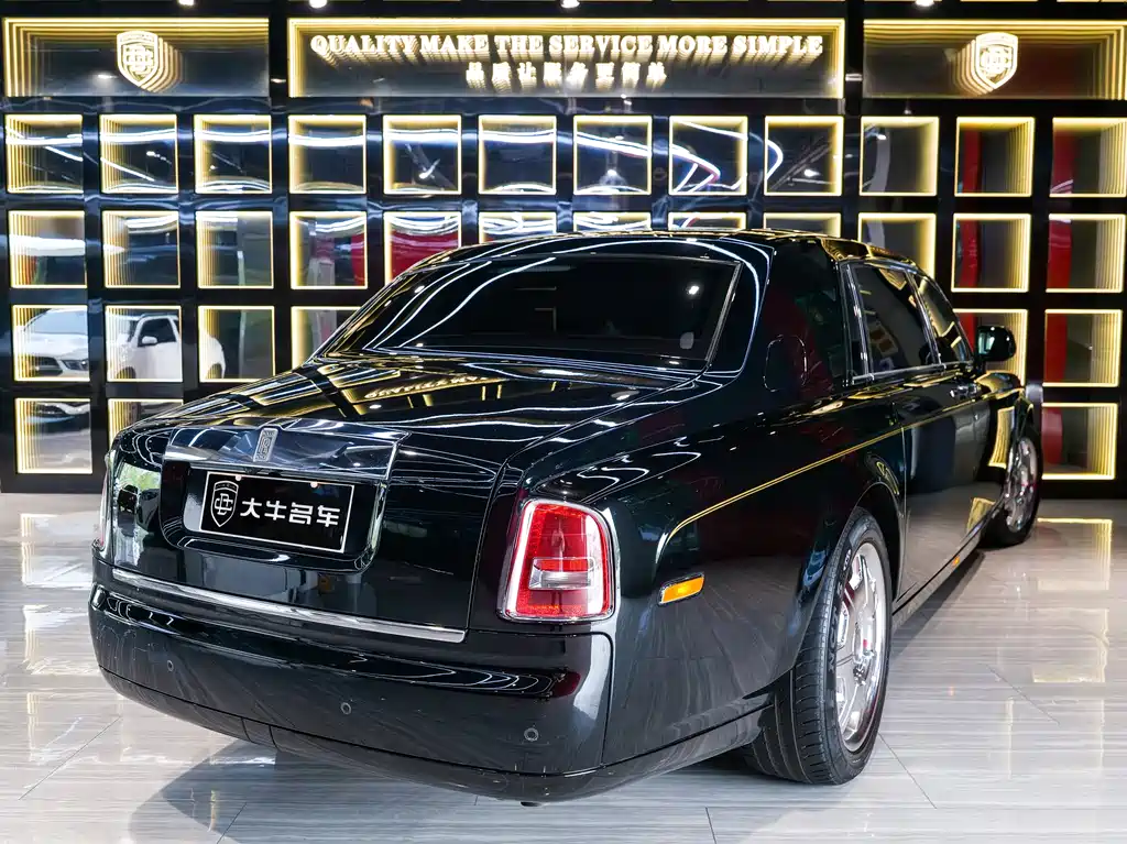 Rolls-Royce Phantom 2014 — фото 6