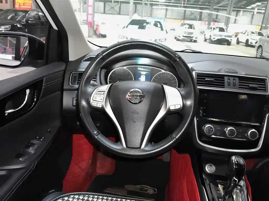 Nissan Tiida 2019 — фото 11