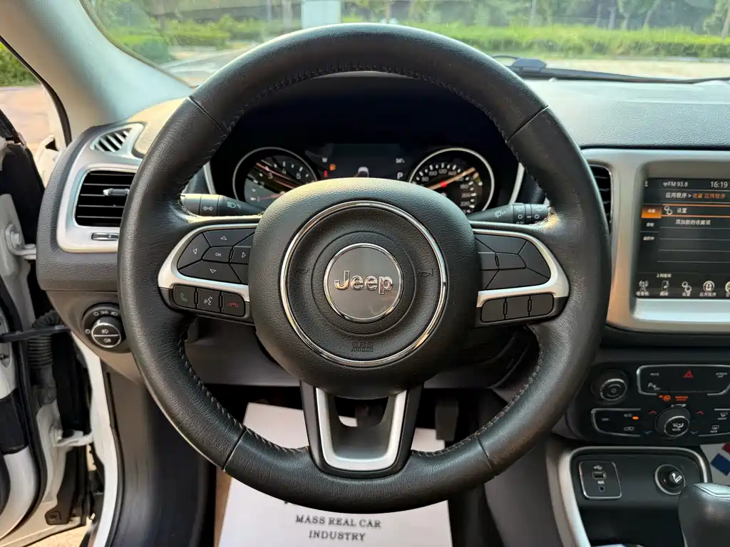 Jeep Compass 2017 — фото 10