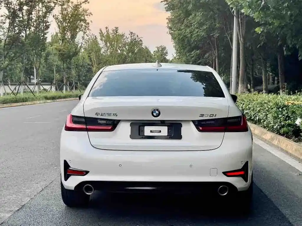 BMW 3 Series 2021