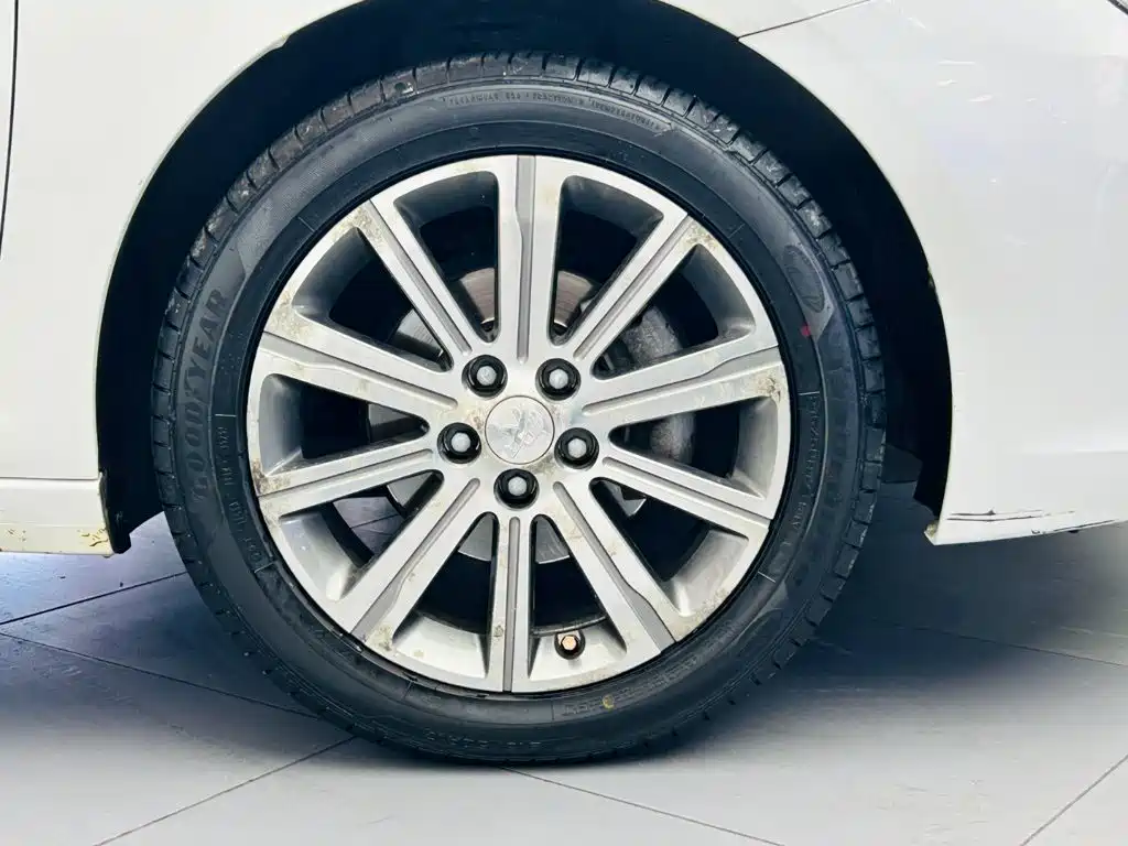 Peugeot 408 2017 — фото 10