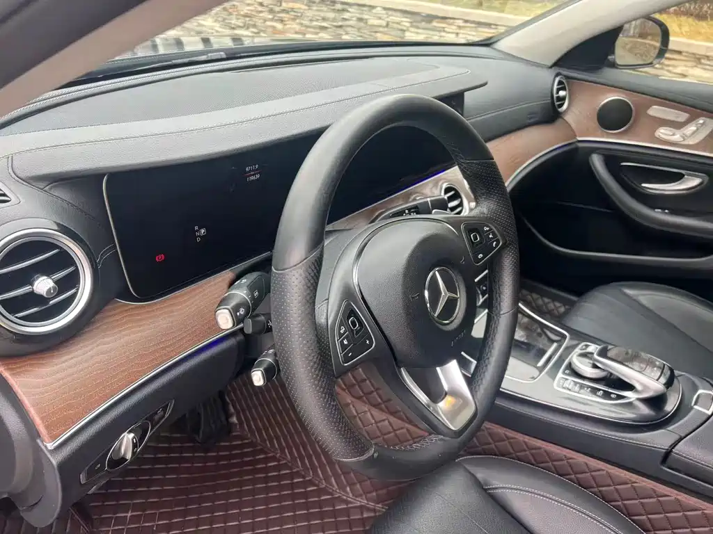 Mercedes-Benz E-Class 2017 — фото 10