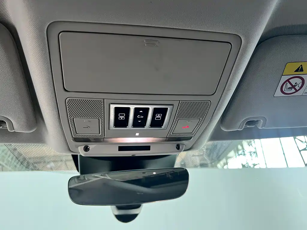 Land Rover Discovery 2020 — фото 26