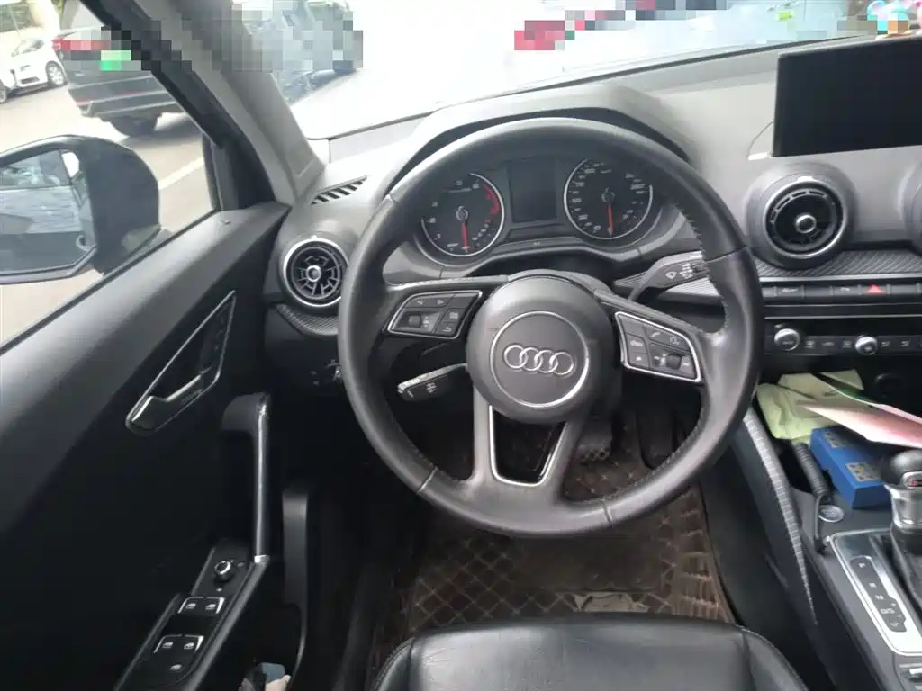 Audi Q2L 2020