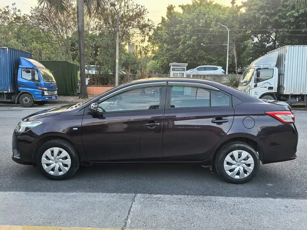 Toyota Vios 2014 — фото 4