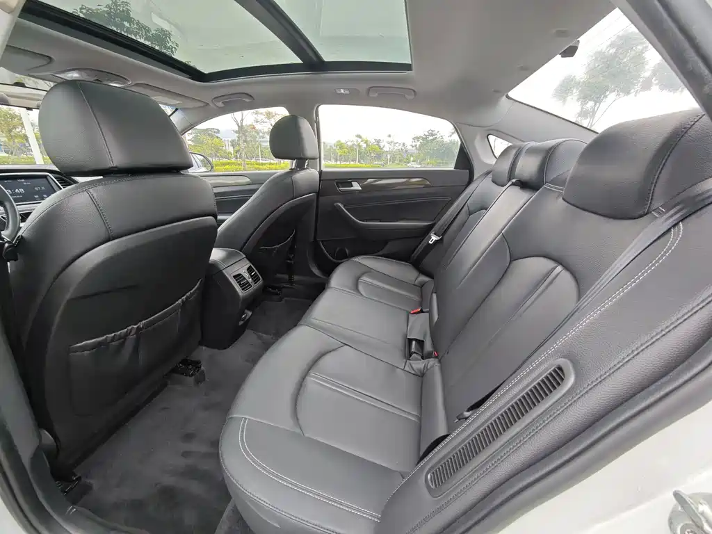Hyundai Sonata Plug-In Hybrid 2019 — фото 12