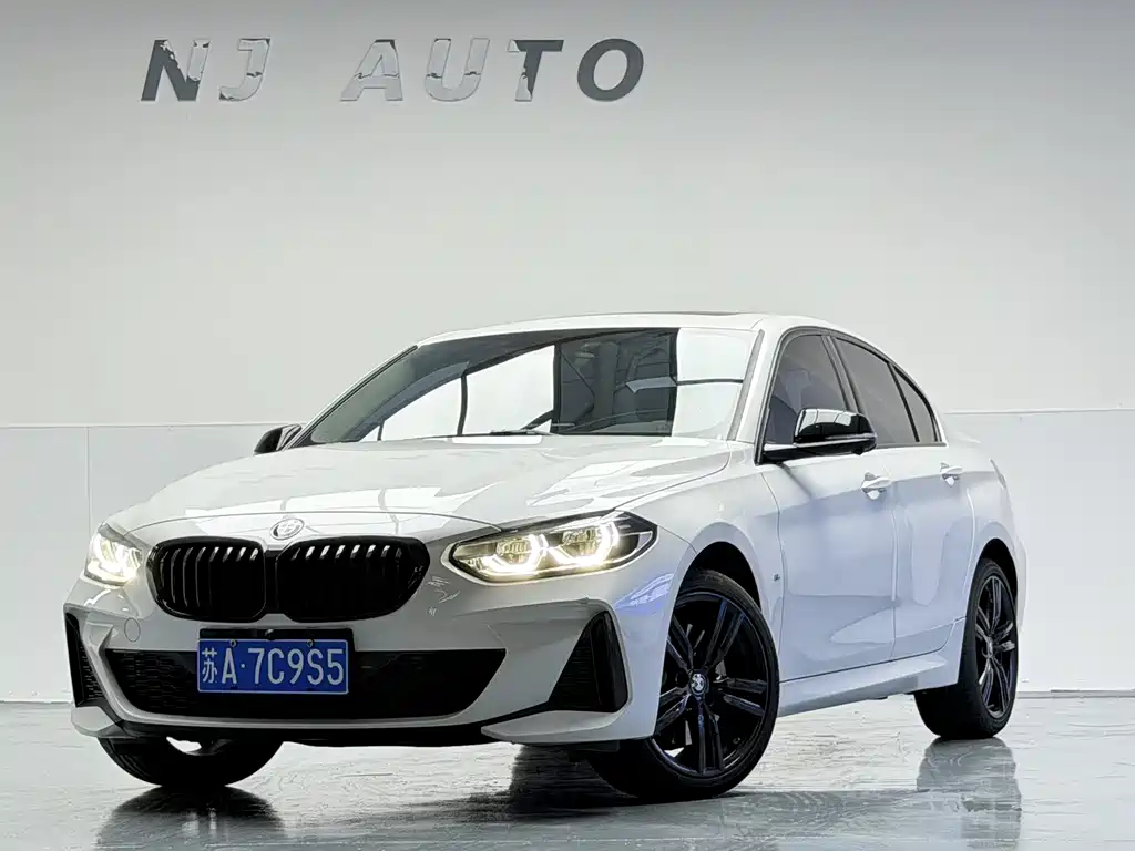 BMW 1 Series 2023 — фото 1