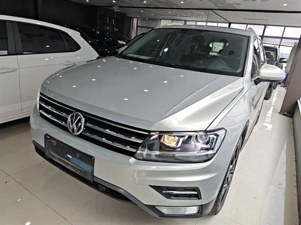 Volkswagen Tiguan L 2019 — фото 2