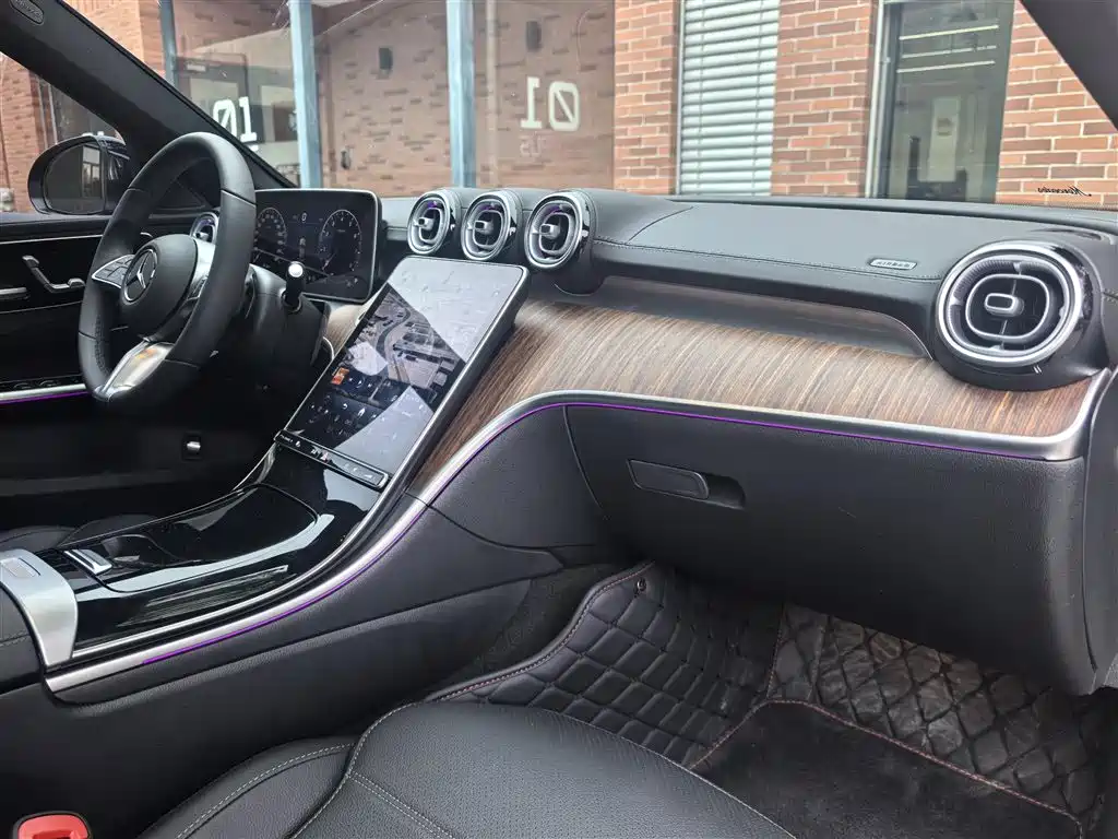 Mercedes-Benz C-Class 2025 — фото 19