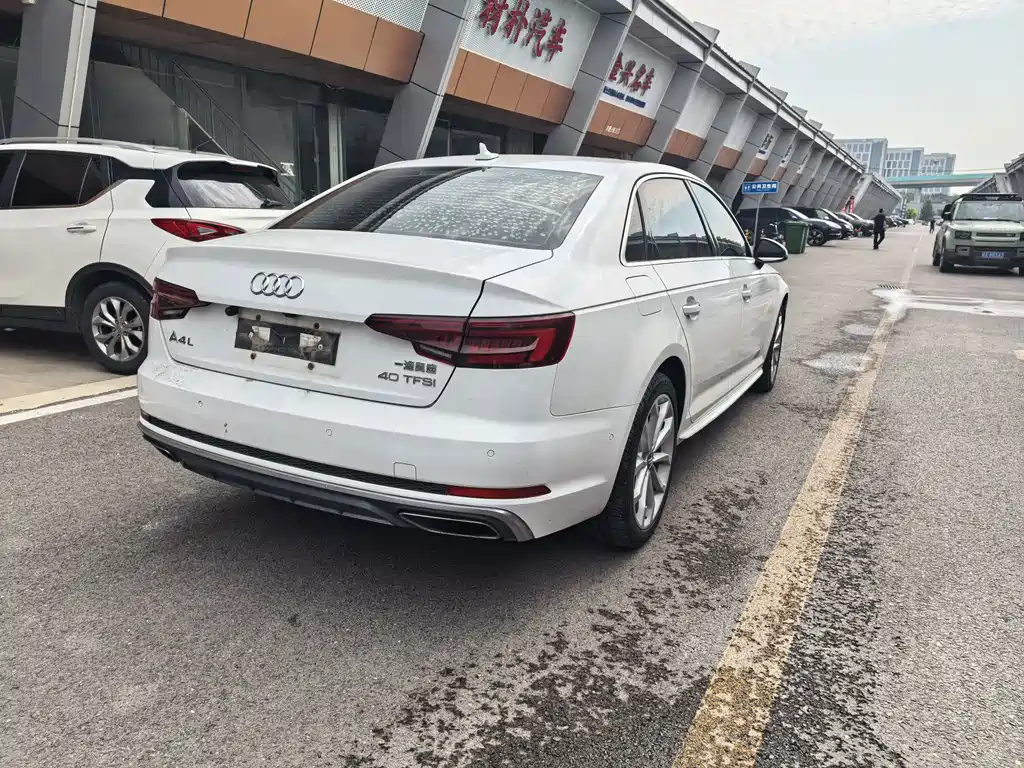 Audi A4L 2019