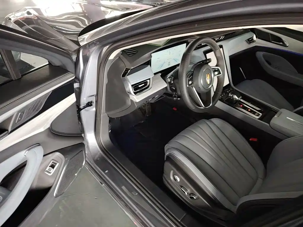 Hongqi H5 PHEV 2025 — фото 16